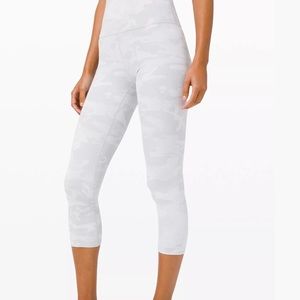 WUNDER UNDER HIGH-RISE CROP 21" *FULL-ON LUXTREME